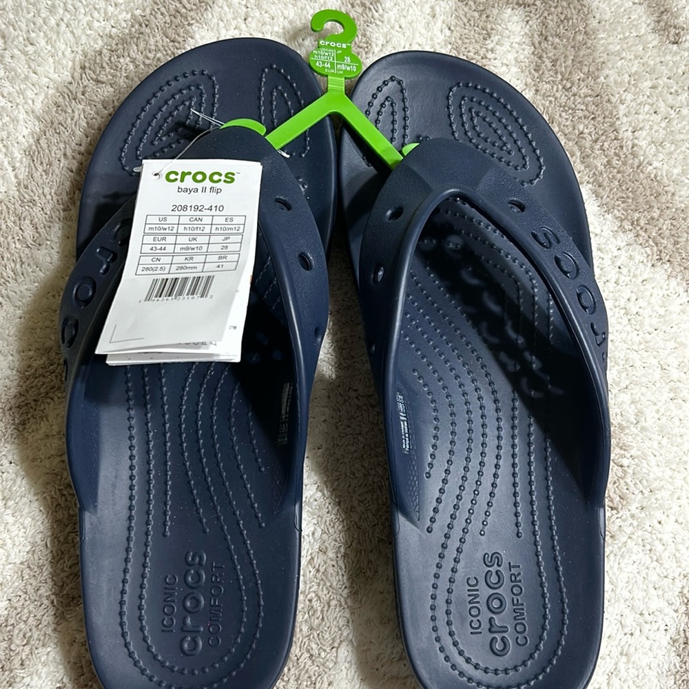 Unisex Crocs "BAYA ll"..Size W/12–M/10